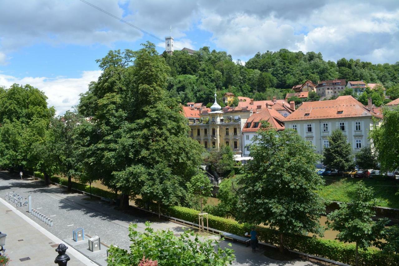 Codelli Deluxe Fresco City Centre App With Balcony Ljubljana Dış mekan fotoğraf